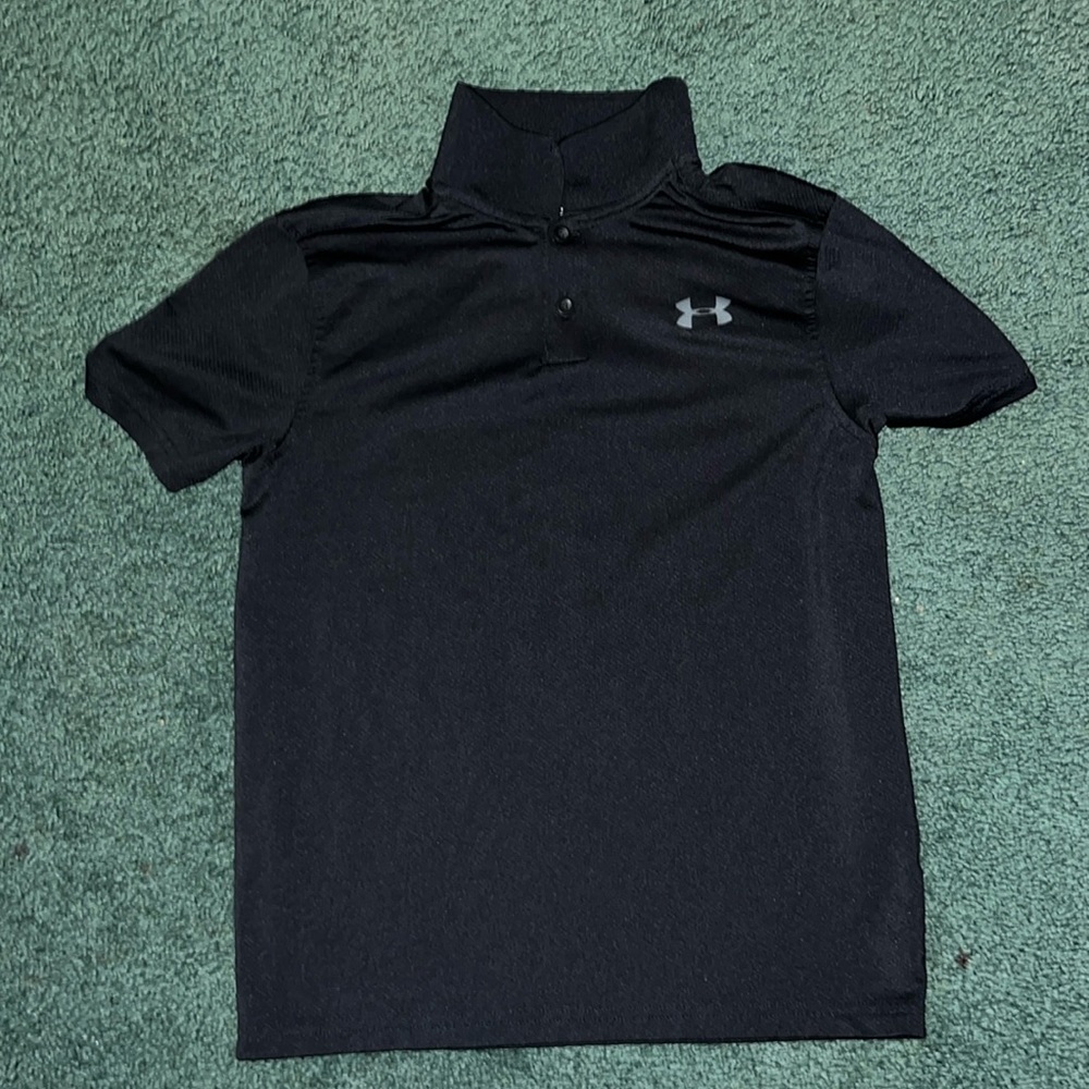 Medium boys Loose fit Under Armour collared shirt.